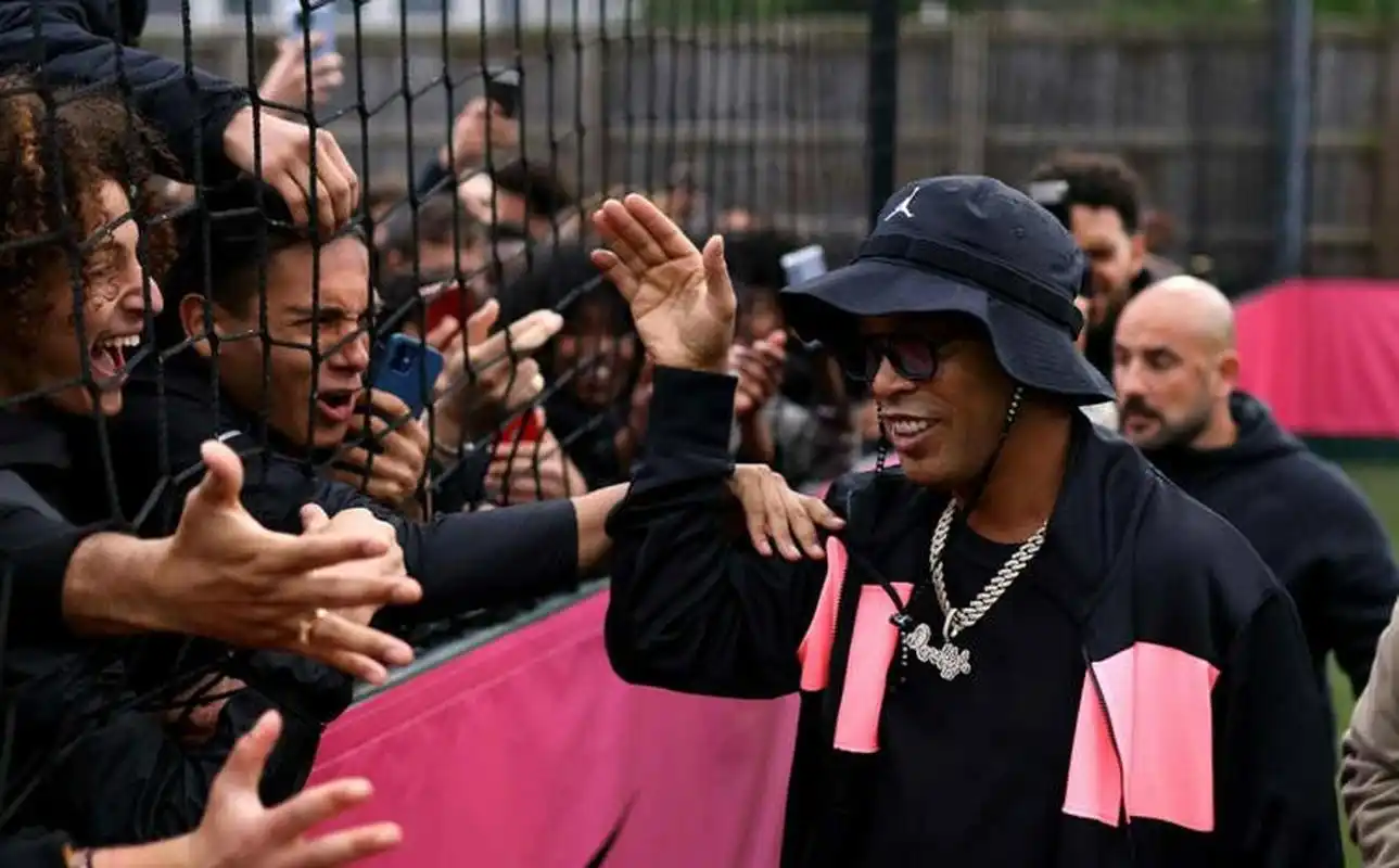 靡的身影 靡的身影